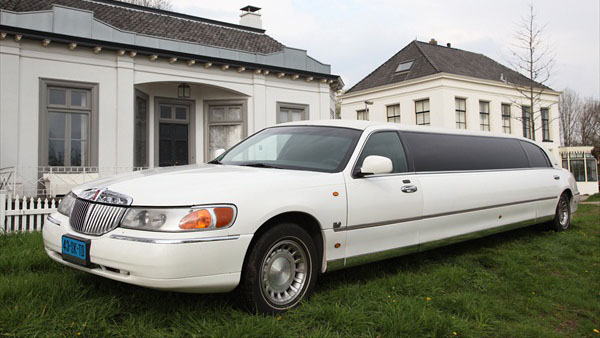 Lincoln Hollywood superstretched